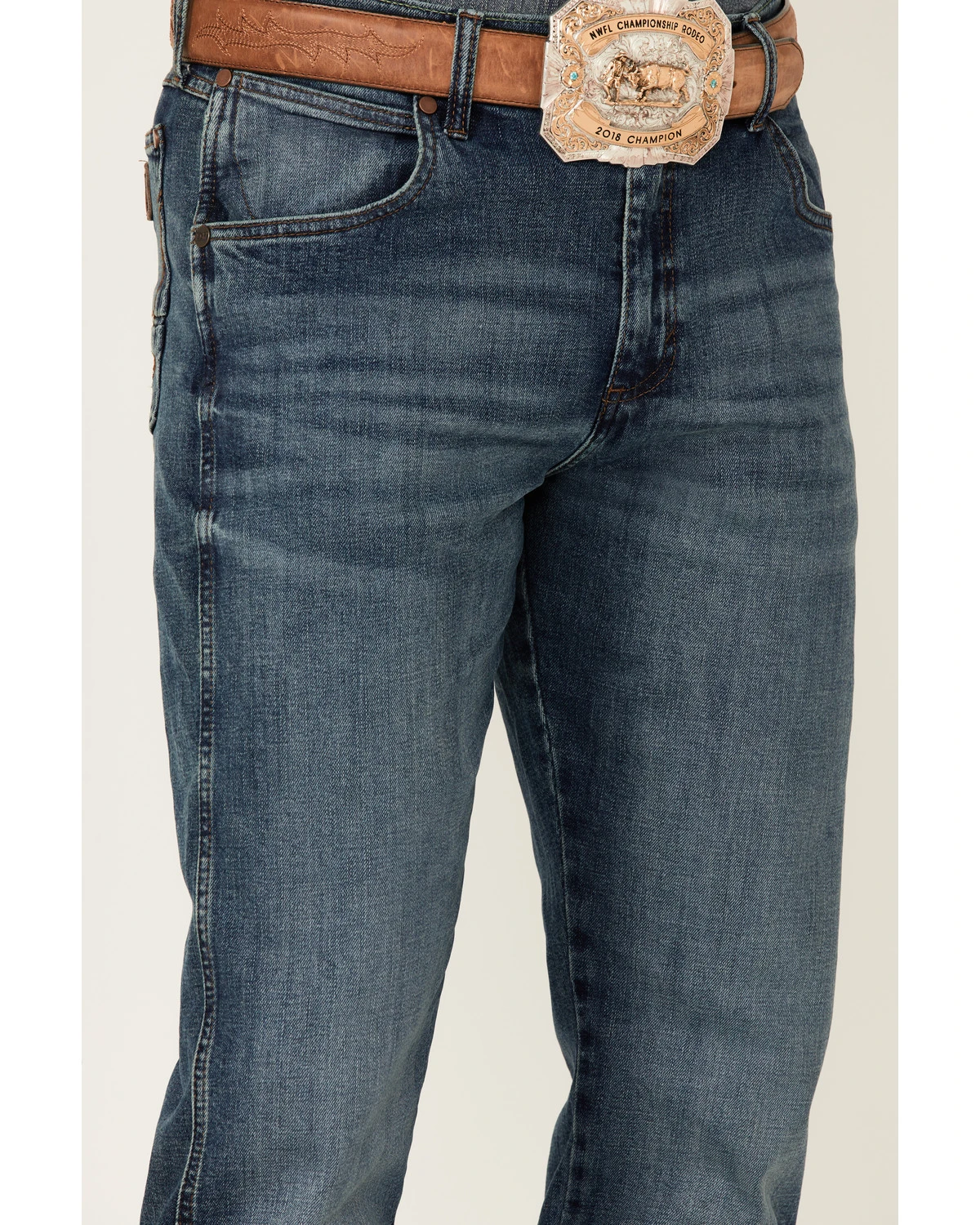 Wrangler Retro Men's Hereford Medium Wash Stretch Slim Straight Jeans - Image 2