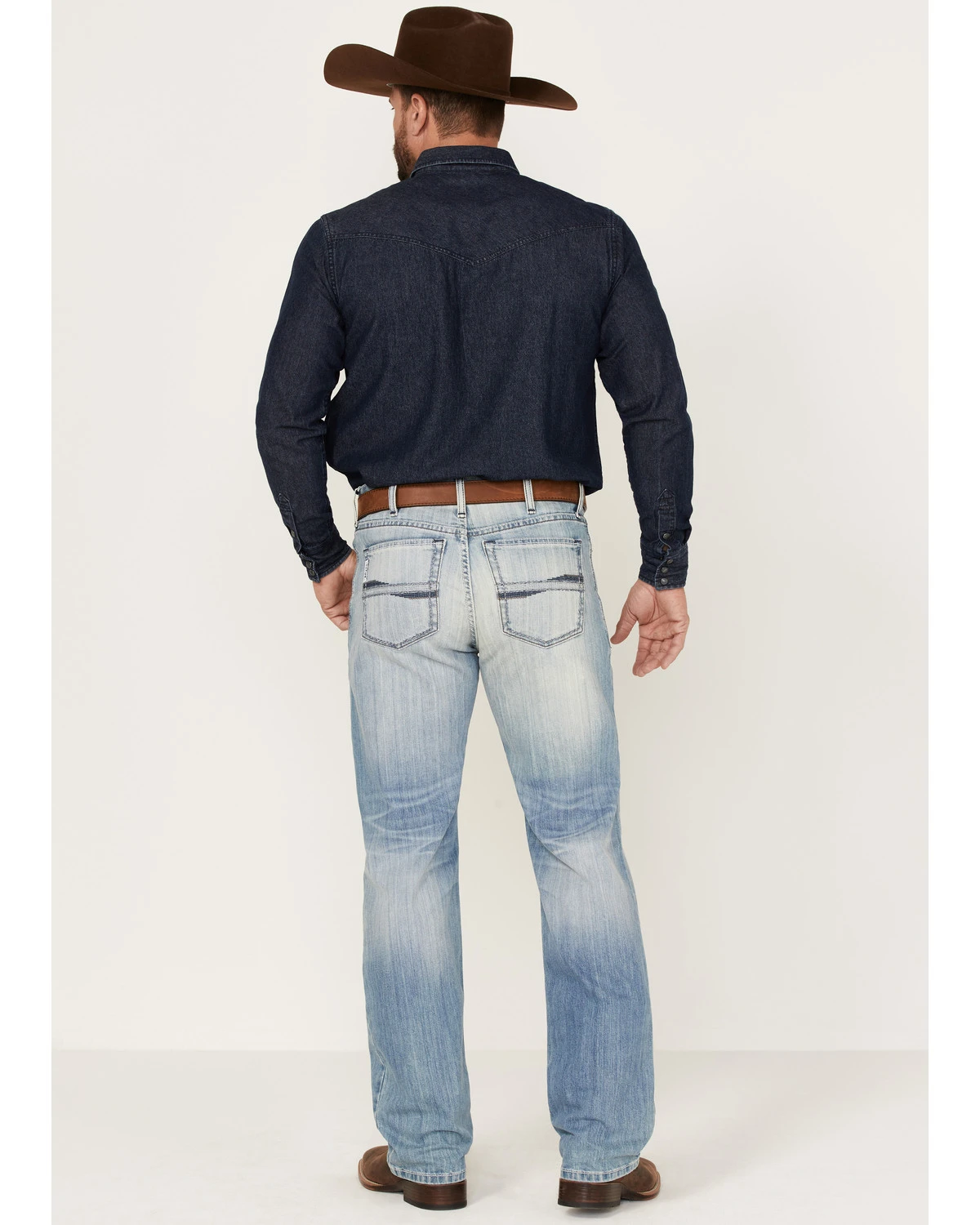 Cinch Men's Light Stonewash White Label Peformance Stretch Relaxed Straight Jeans - Image 3